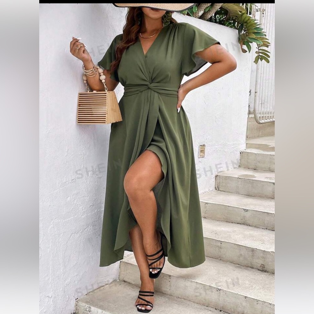 SHEIN VCAY Plus Solid Twist Front Wrap Hem Dress